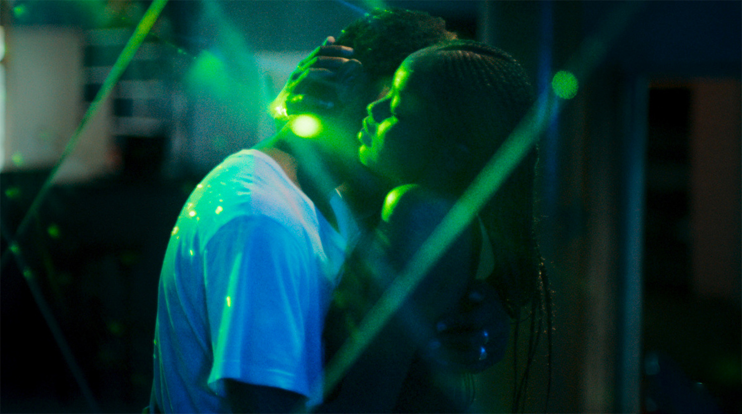 Кадр из фильма «Атлантика» (Atlantique, 2019, реж. Мати Диоп)